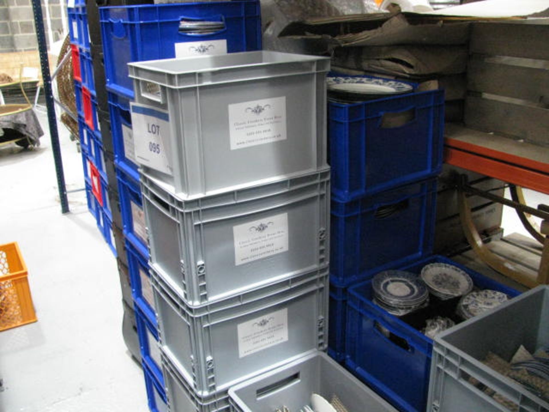 Crockery in (37) various containers - Image 8 of 9