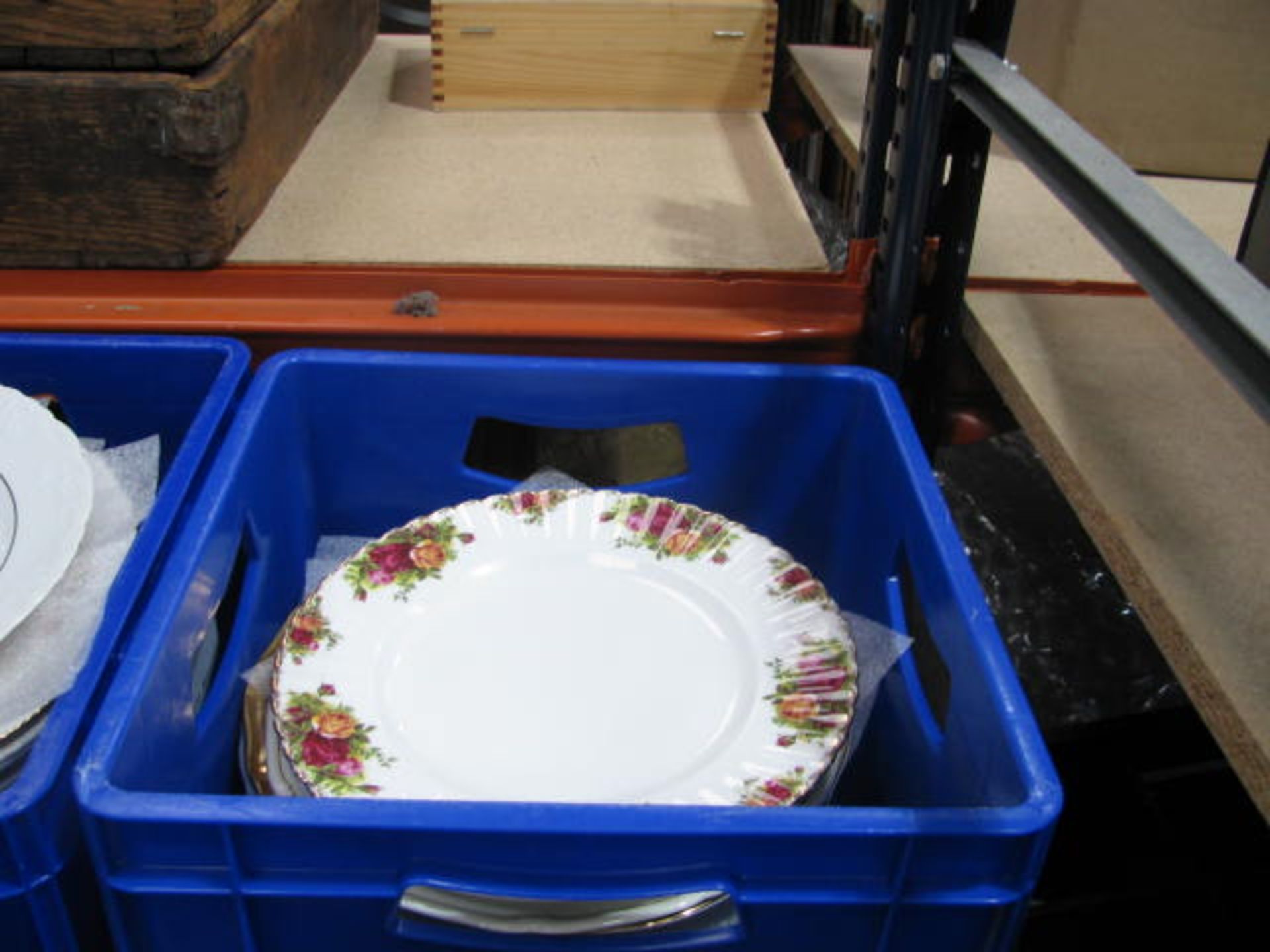 Vintage crockery in (35) plastic containers - Image 5 of 7