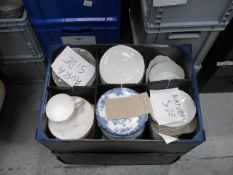 Quantity of various crockery and glassware