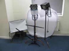 Photoset photographic lamp, Neewer photographic stand and (2) Flood lights on stand