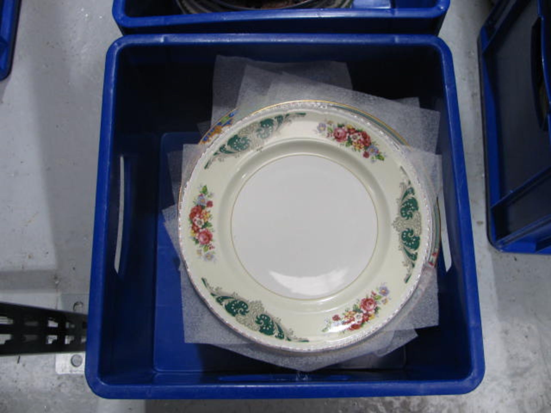 Crockery in (37) various containers - Image 7 of 9