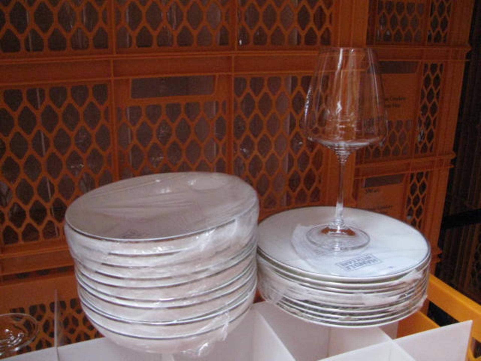 Quantity of various style crockery and glassware