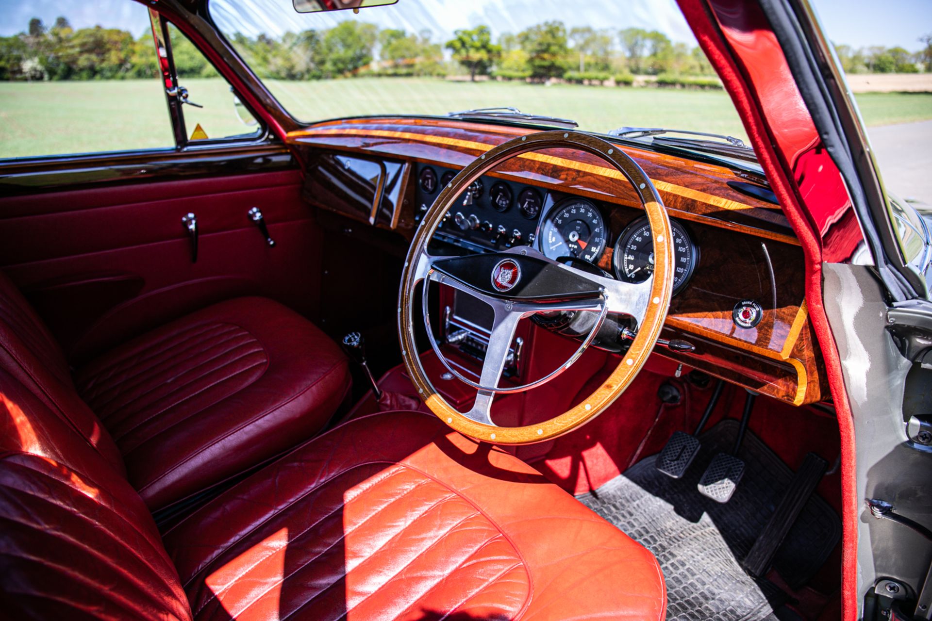 1961 Jaguar Mk2 3.8-litre manual/overdrive - Image 8 of 27