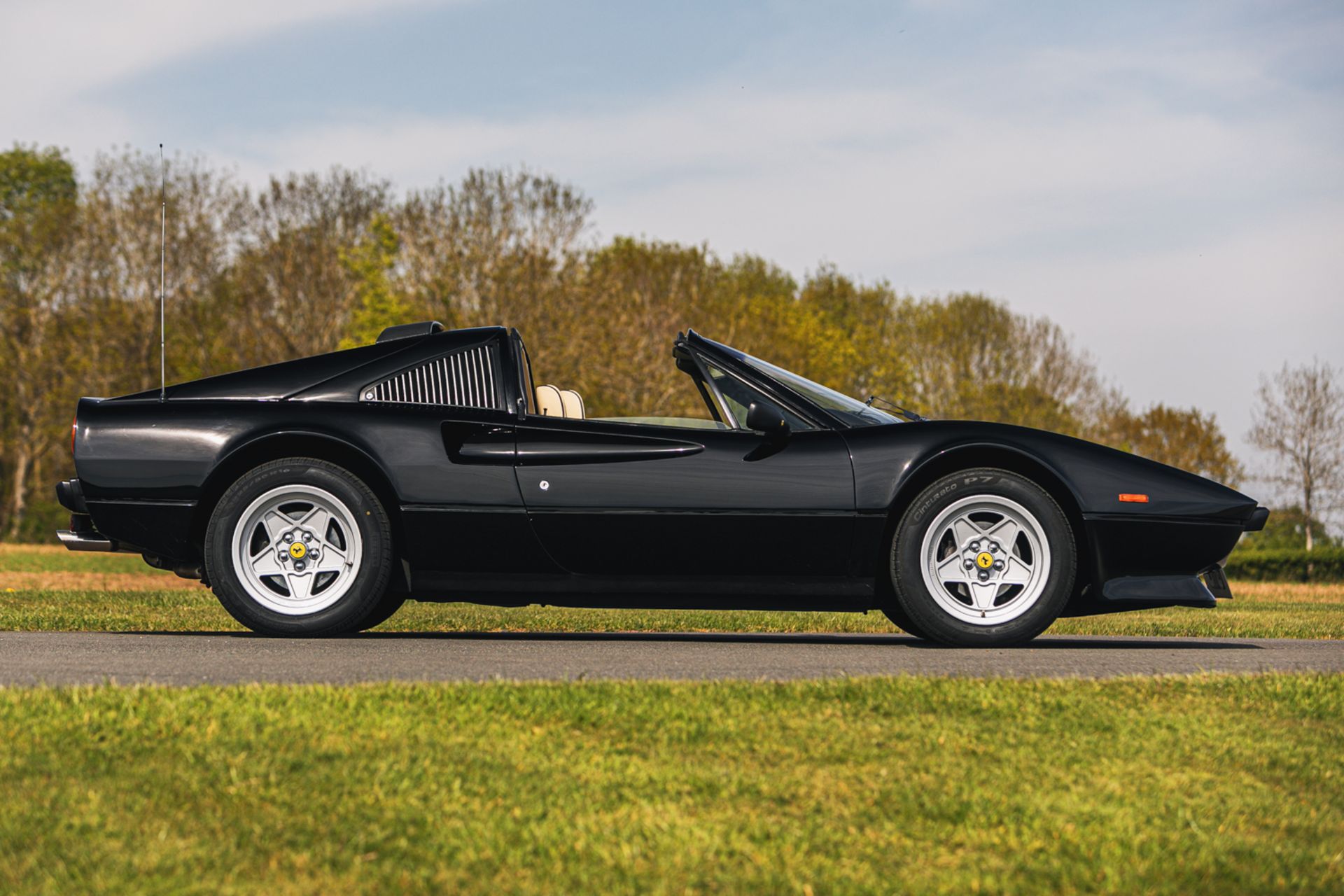 1985 Ferrari 308 GTS QV - Image 3 of 30