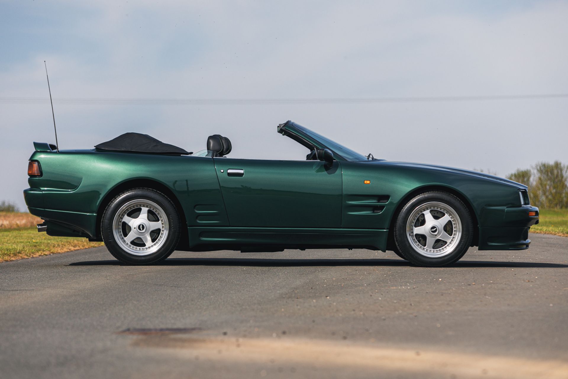 1994 Aston Martin Virage 'Widebody' Volante (6.3-Litre) - Image 2 of 30