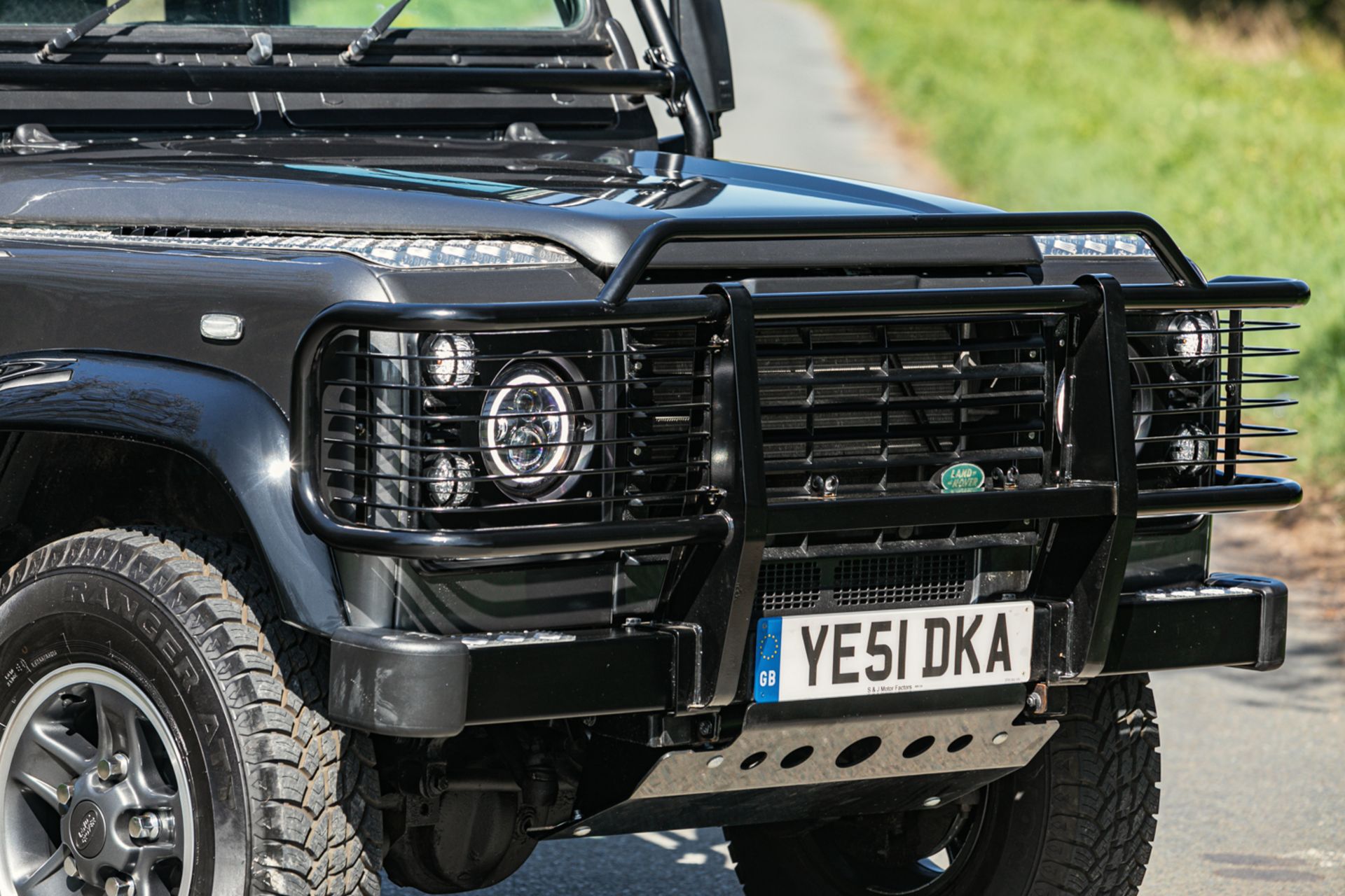 2001 Land Rover Defender 90 'Tomb Raider' - Image 18 of 23