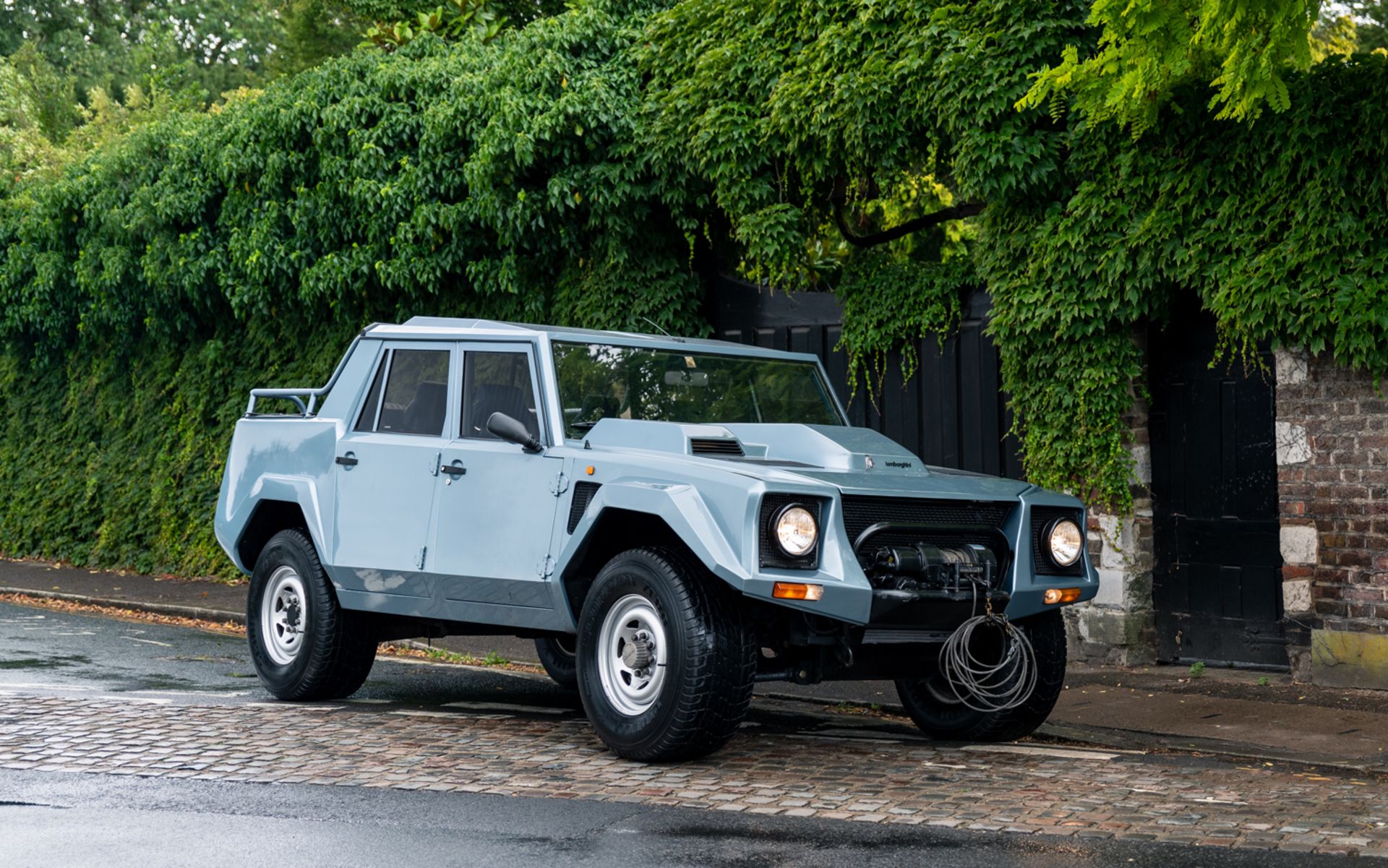 1987 Lamborghini LM002 - Image 2 of 5