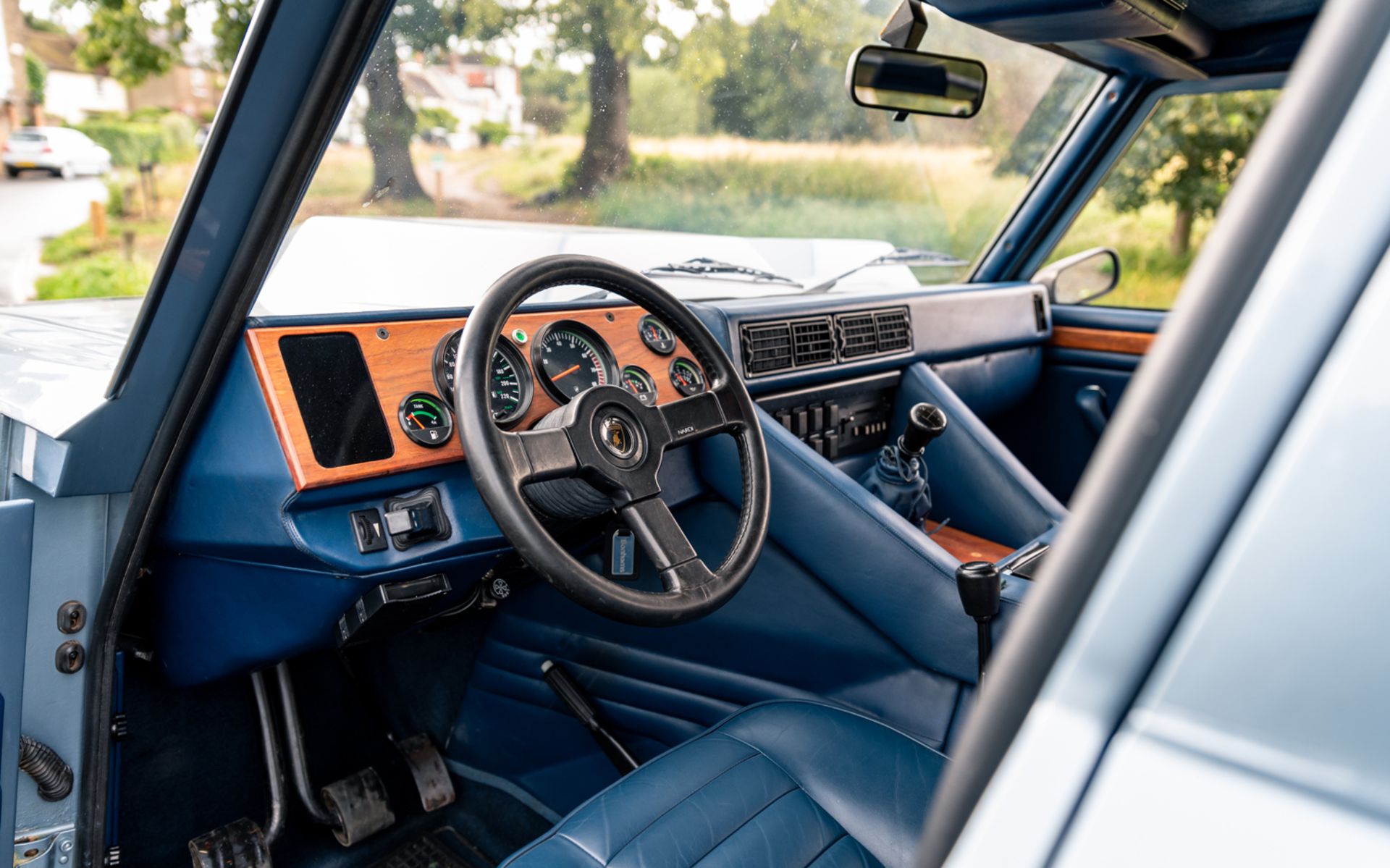 1987 Lamborghini LM002 - Image 3 of 5