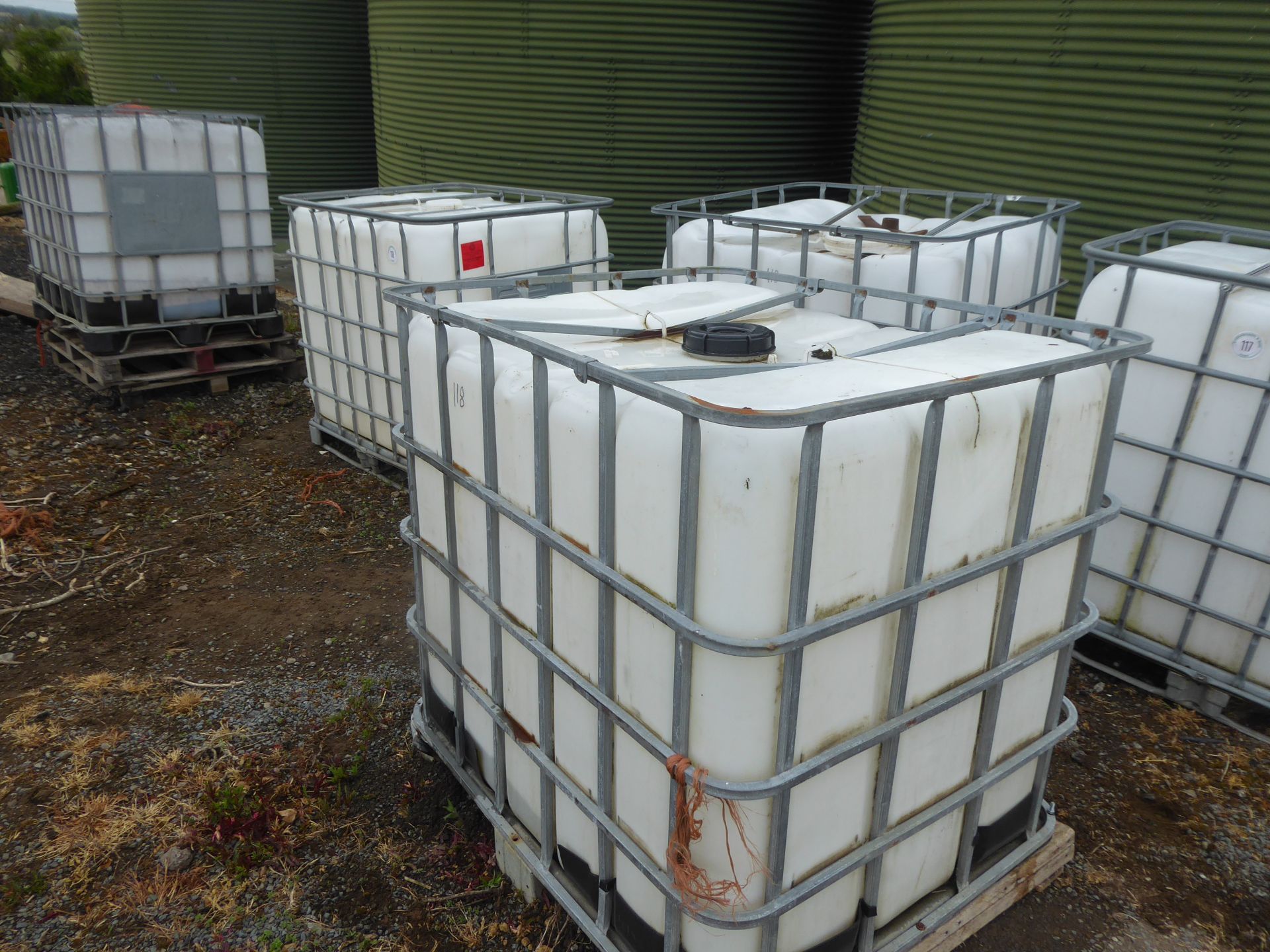 4 x IBC tanks