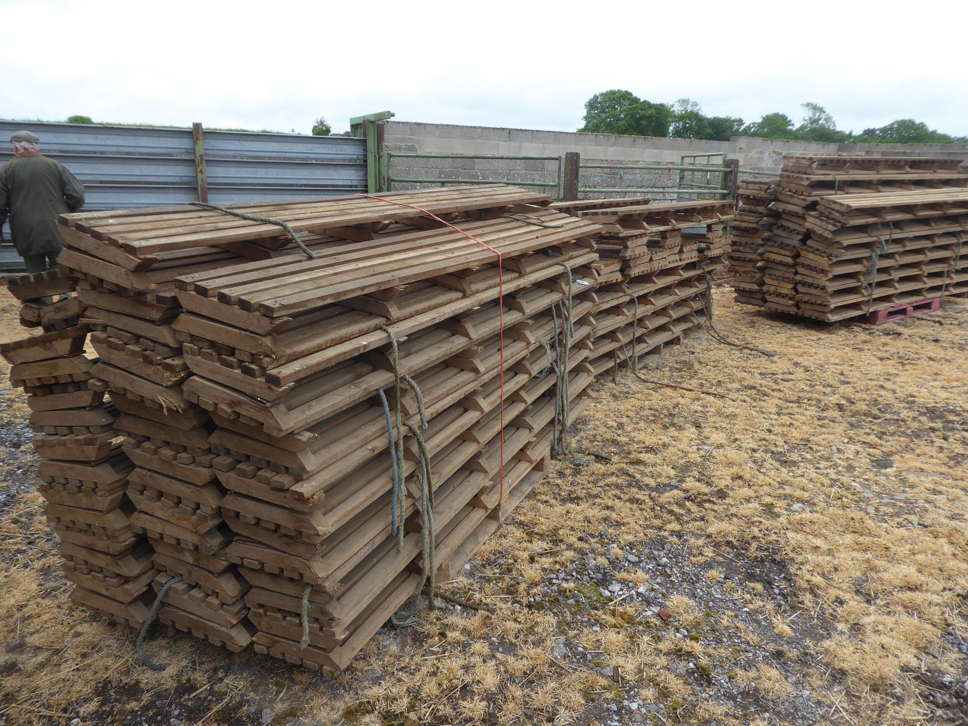 Quantity of potato ducts, 72 at 9ft, 20 at 4ft. Dimensions - 20 inches wide, 11 inches deep opened