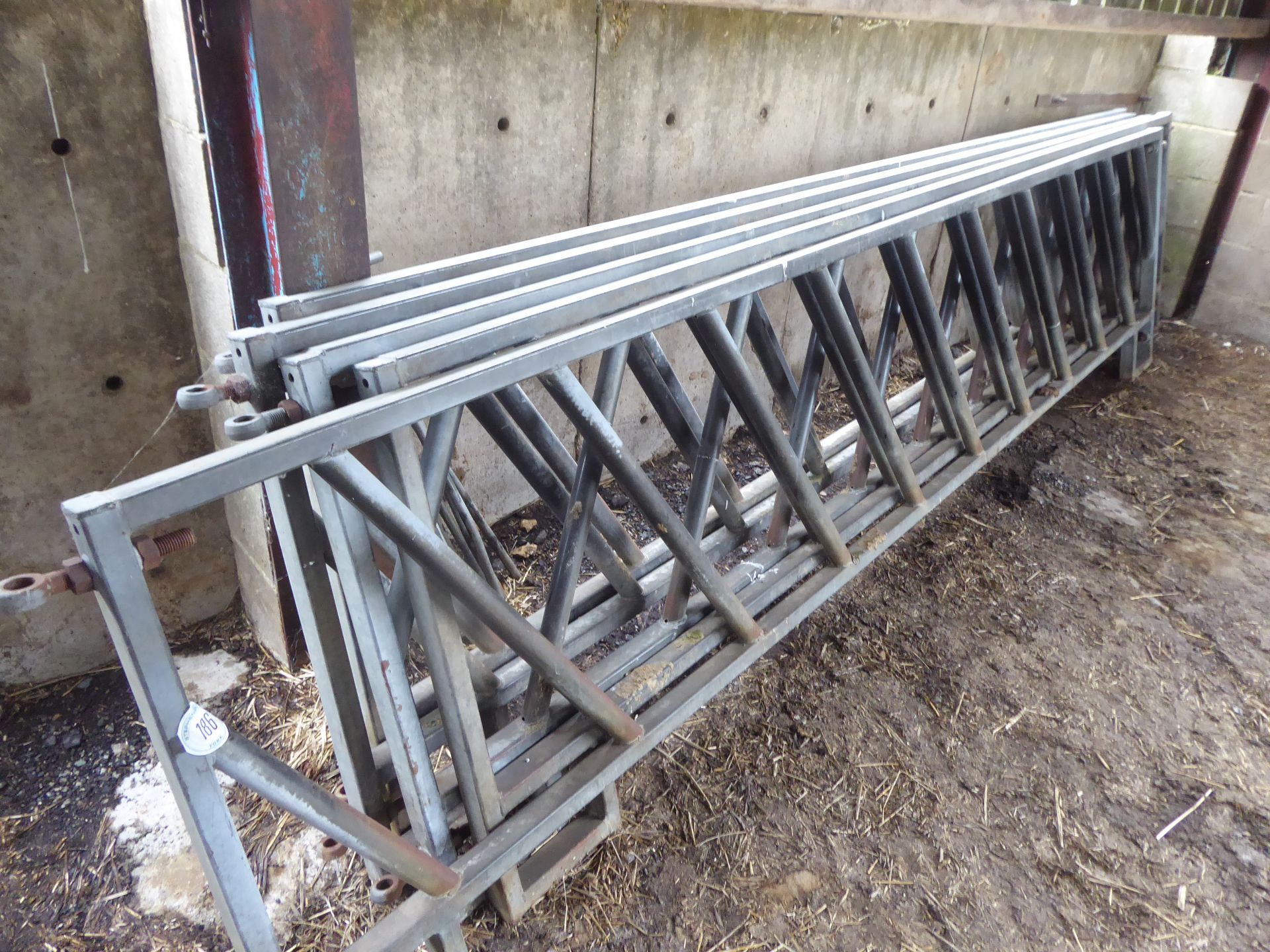 5 x 14ft galvanised diagonal feed barriers