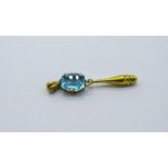 Blue stone pendant set in yellow metal, weight 1.2gms. Estimate £75-100