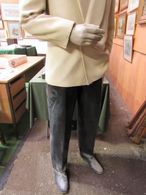 Fibreglass figure of Humphrey Bogart, height 187cms. Estimate £30-50 - Image 3 of 3