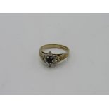 9ct gold diamond & black stone flower ring with pattern to shoulder, weight 2.8gms, size M 1/2
