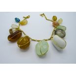Agate stone necklace. Estimate £320-350