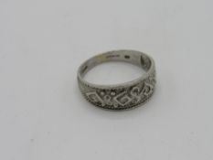 9ct white gold ring, weight 4.6gms, size S 1/2