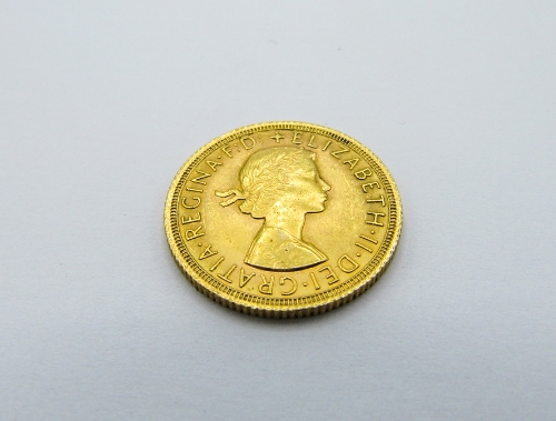 1965 gold Sovereign, Elizabeth II young head, weight 8gms, diameter 22cms. Estimate £250-280 - Image 2 of 2