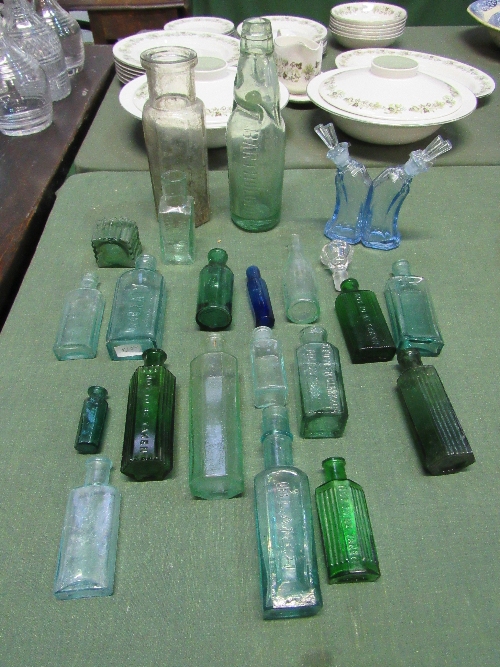 20 vintage bottles, 1 decanter stopper & a double oil dispenser. Estimate £10-20