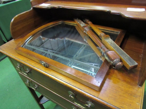 Mahogany small dressing chest with under shelf, 66 x 46 x 98cms (excluding mirror). Estimate £30-50 - Image 4 of 4