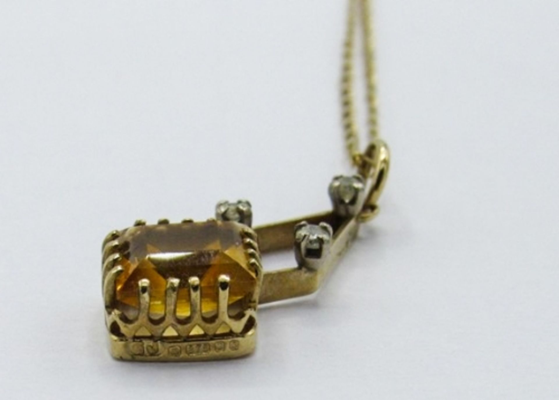 9ct gold & citrine pendant on a 9ct gold chain, weight 1.6gms, length 40cms. Estimate £20-30 - Image 3 of 3