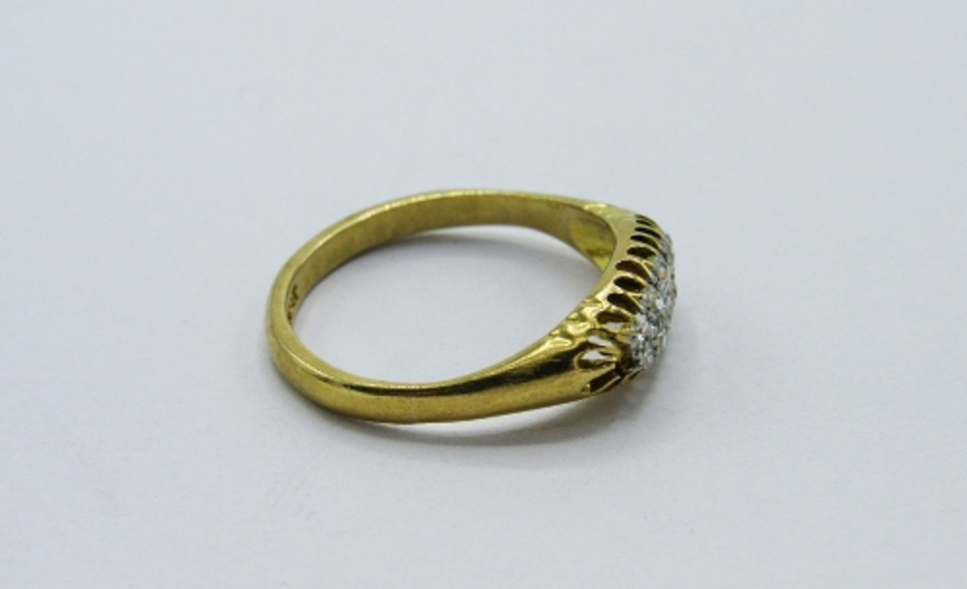 18ct gold diamond ring, weight 3.2gms, size O 1/2. Estimate £220-250 - Image 3 of 4