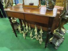 Mahogany side table with 2 frieze drawers, 100 x 40 x 85cms.