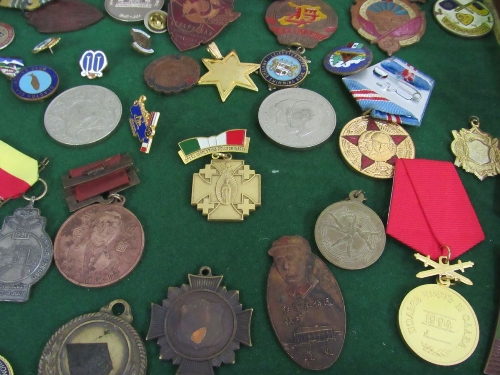 Wooden display case containing a variety of medals & badges. Estimate £20-30 - Image 3 of 4
