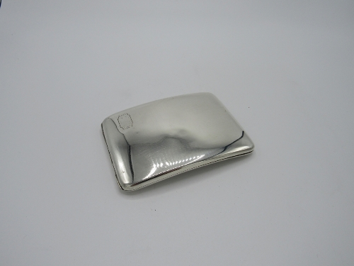 Beautifully simple unmonogrammed cigarette case by Garrards & Co, London. This elegant piece has a