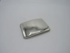 Beautifully simple unmonogrammed cigarette case by Garrards & Co, London. This elegant piece has a