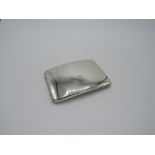 Beautifully simple unmonogrammed cigarette case by Garrards & Co, London. This elegant piece has a