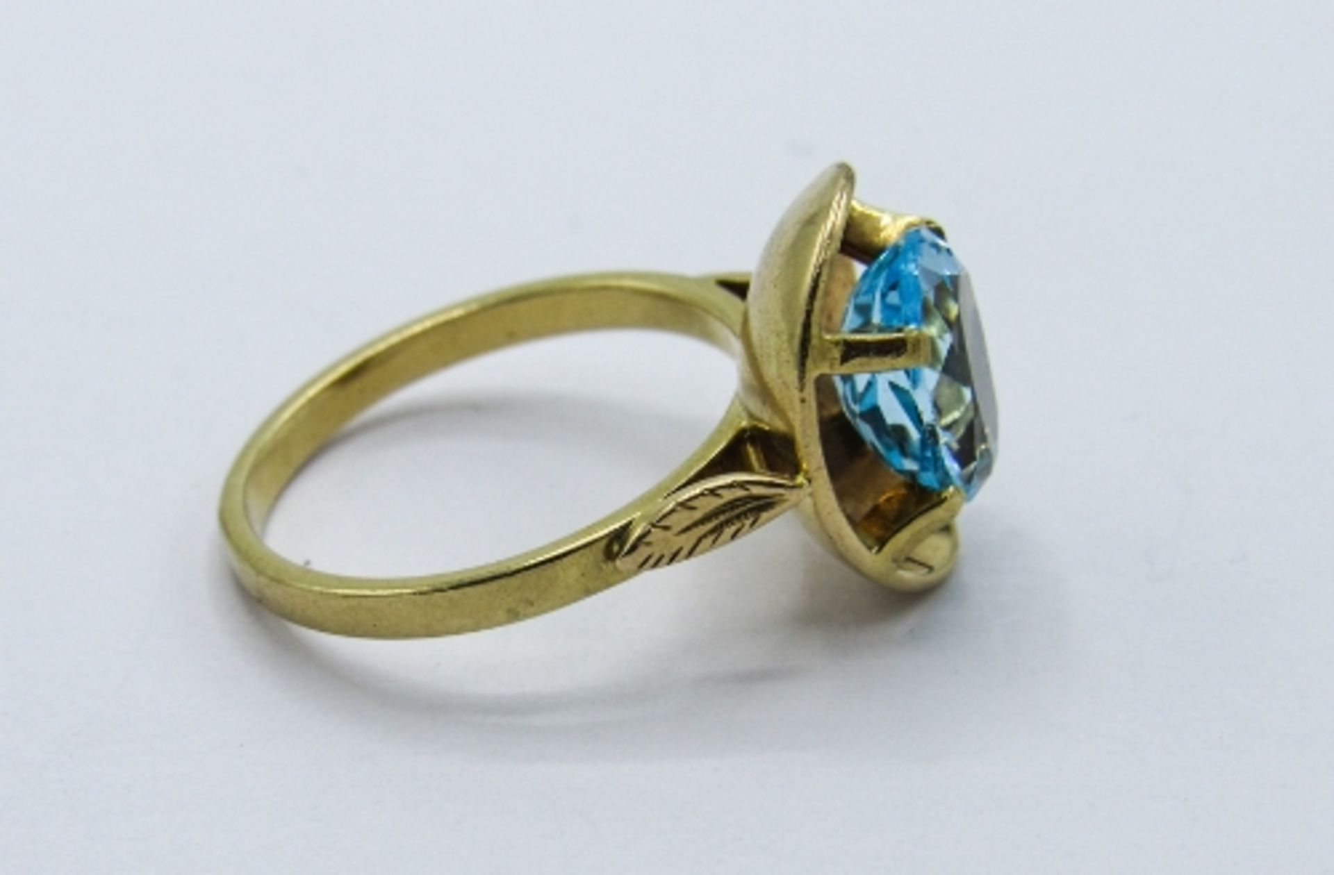 9ct gold topaz ring, weight 4.8gms, size Q. Estimate £150-170 - Image 3 of 4