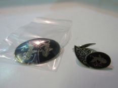 Siam silver Niello work brooch & men's cufflinks. Estimate £20-30