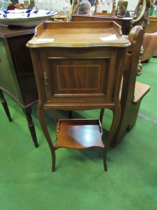 Mahogany small cabinet with shelf beneath on cabriole legs, 40 x 34 x 91cms. Estimate £20-40