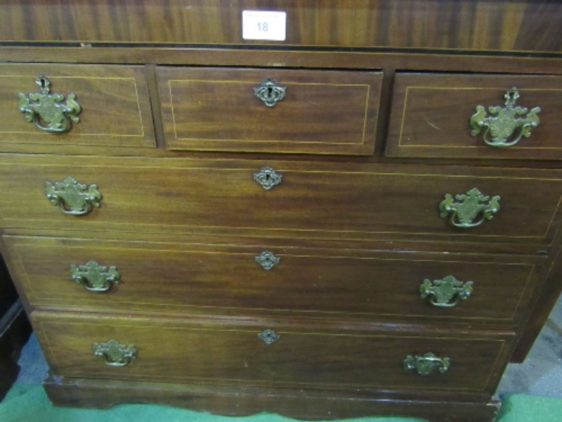 Victorian mahogany linen press of 4 internal drawers over chest of 3 over 3 graduated drawers, 117 x - Image 5 of 6