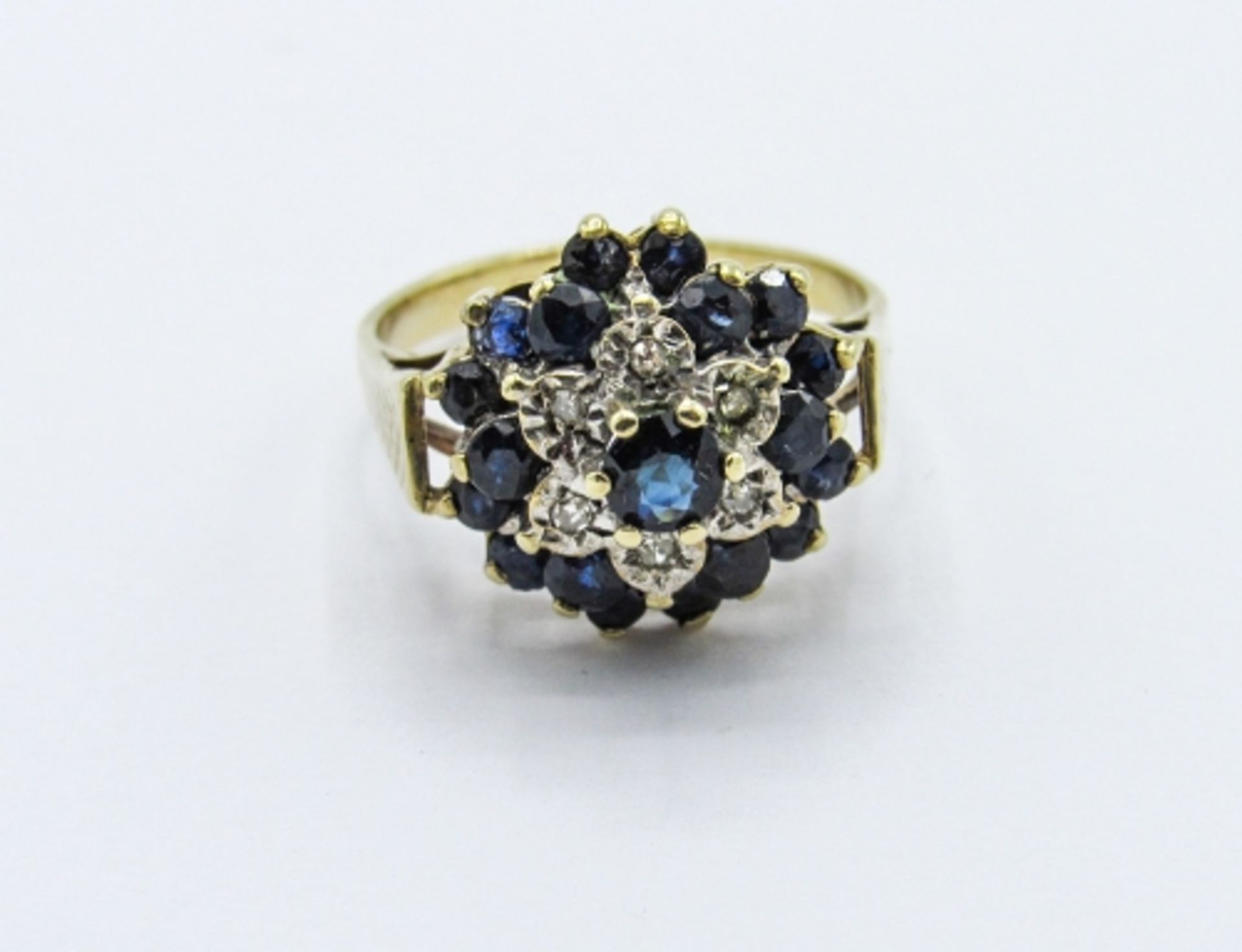 9ct gold sapphire & diamond ring, weight 3.7gms, size M. Estimate £130-150