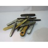 2 Mother of Pearl pocket knives; 2 silver cased pocket knives & various others. Estimate £20-30