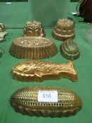 6 copper jelly moulds. Estimate £10-20