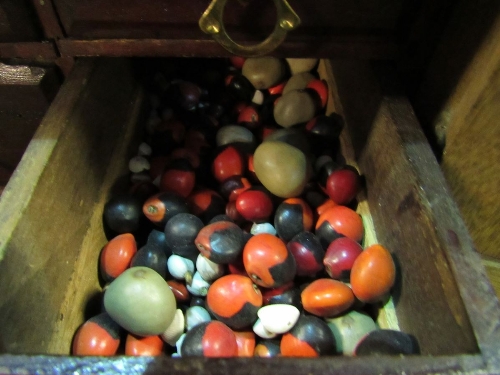 Collector's cabinet containing various seeds, rocks which include opal & 7 other seed pods. Estimate - Image 3 of 6