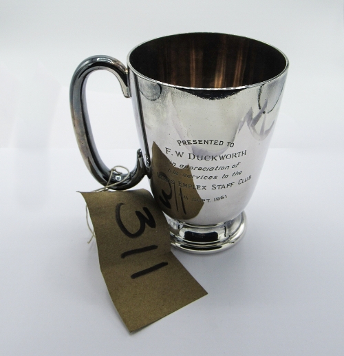 Small silver tankard with gilt interior, hallmarked Sheffield 1830, engraved, height 9cms, weight - Image 3 of 5