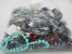 Large qty of semi-precious jewellery including necklaces, bracelets & rings. Estimate £40-50