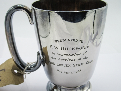 Small silver tankard with gilt interior, hallmarked Sheffield 1830, engraved, height 9cms, weight - Image 2 of 5