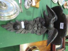 A Black Forest carved eagle wall bracket. Estimate £40-60