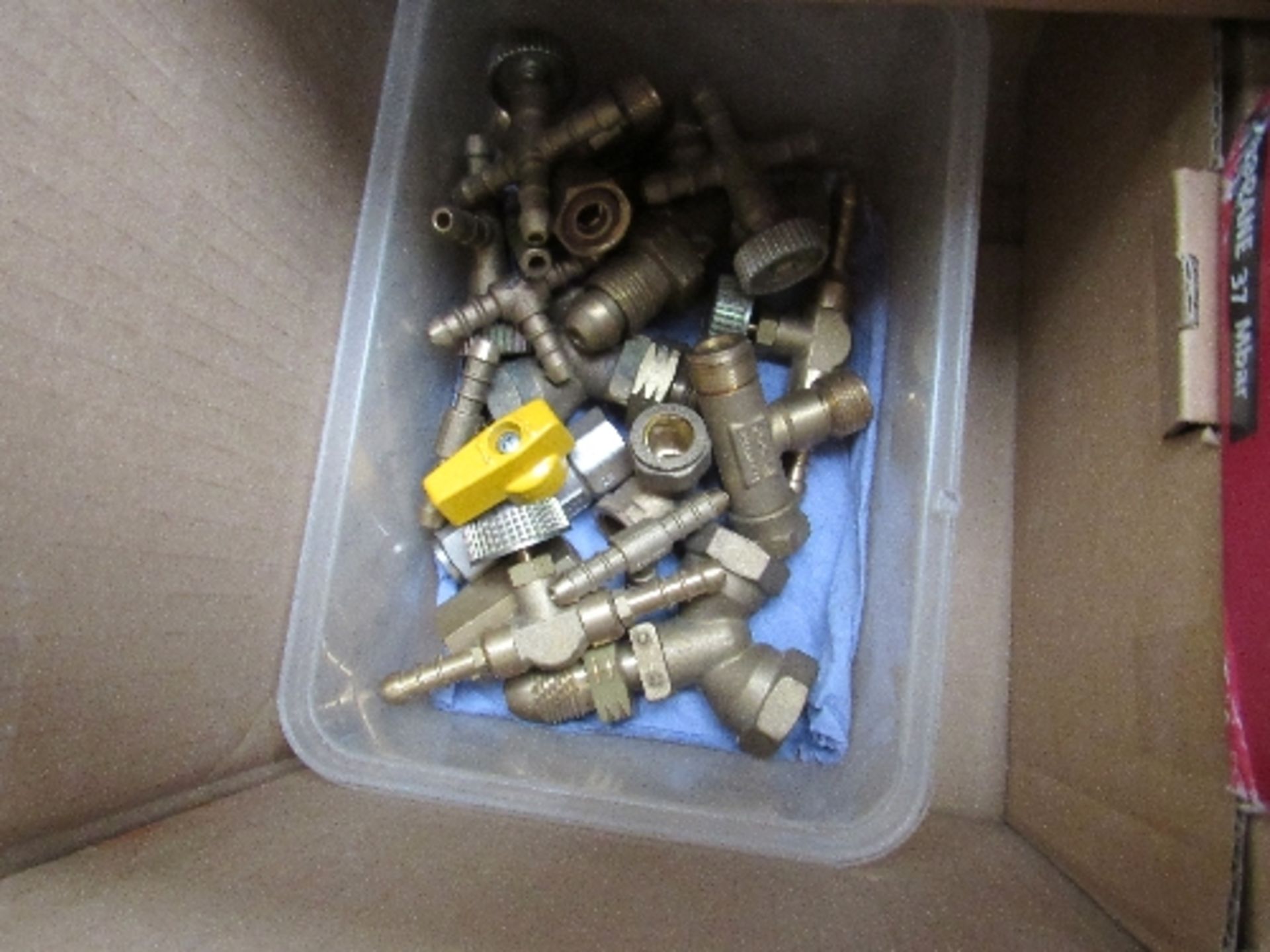 3 boxes of various LPG items: regulators, hoses, change over kits - Image 2 of 4
