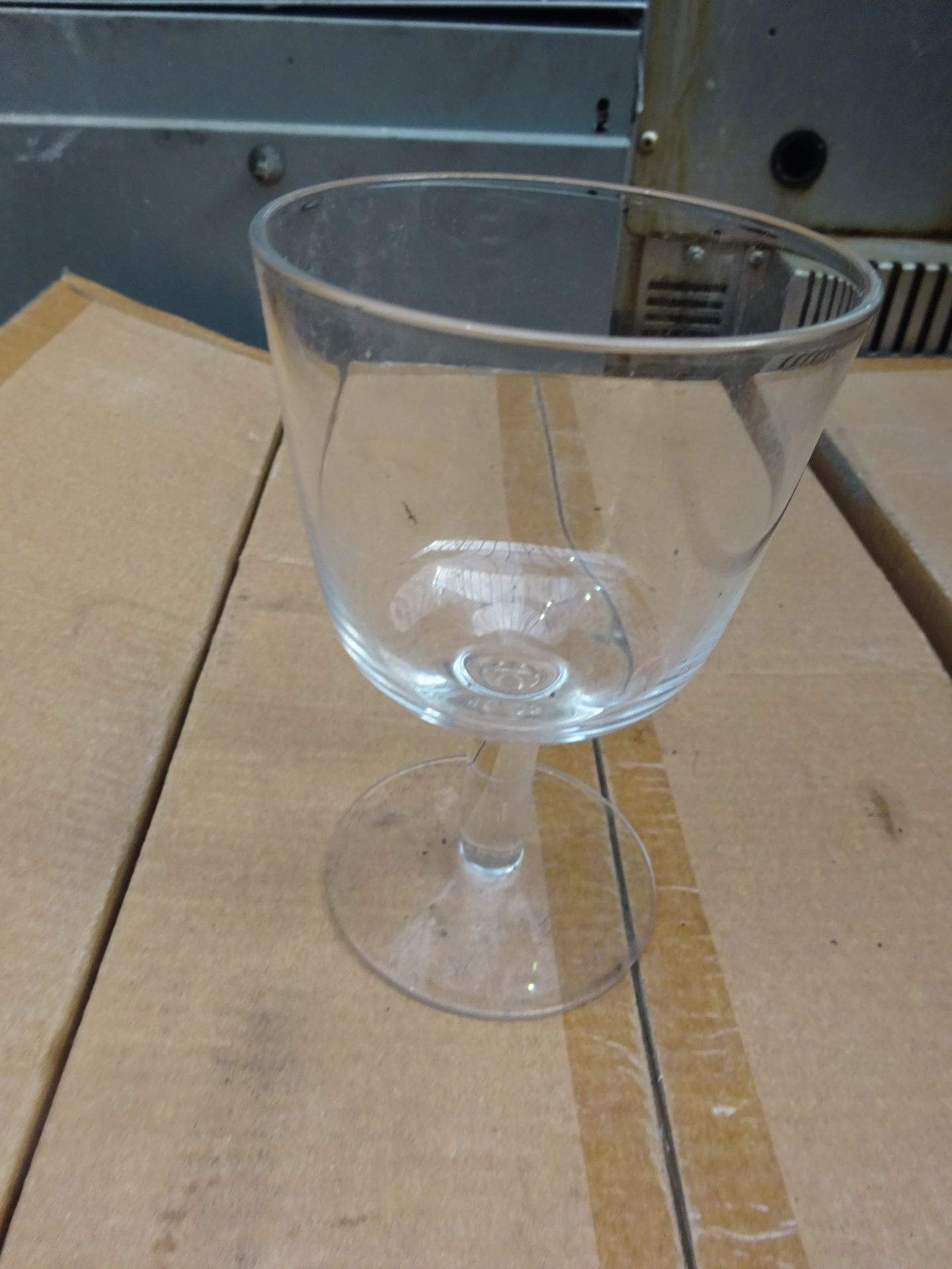 24 Jamie Oliver wine glasses