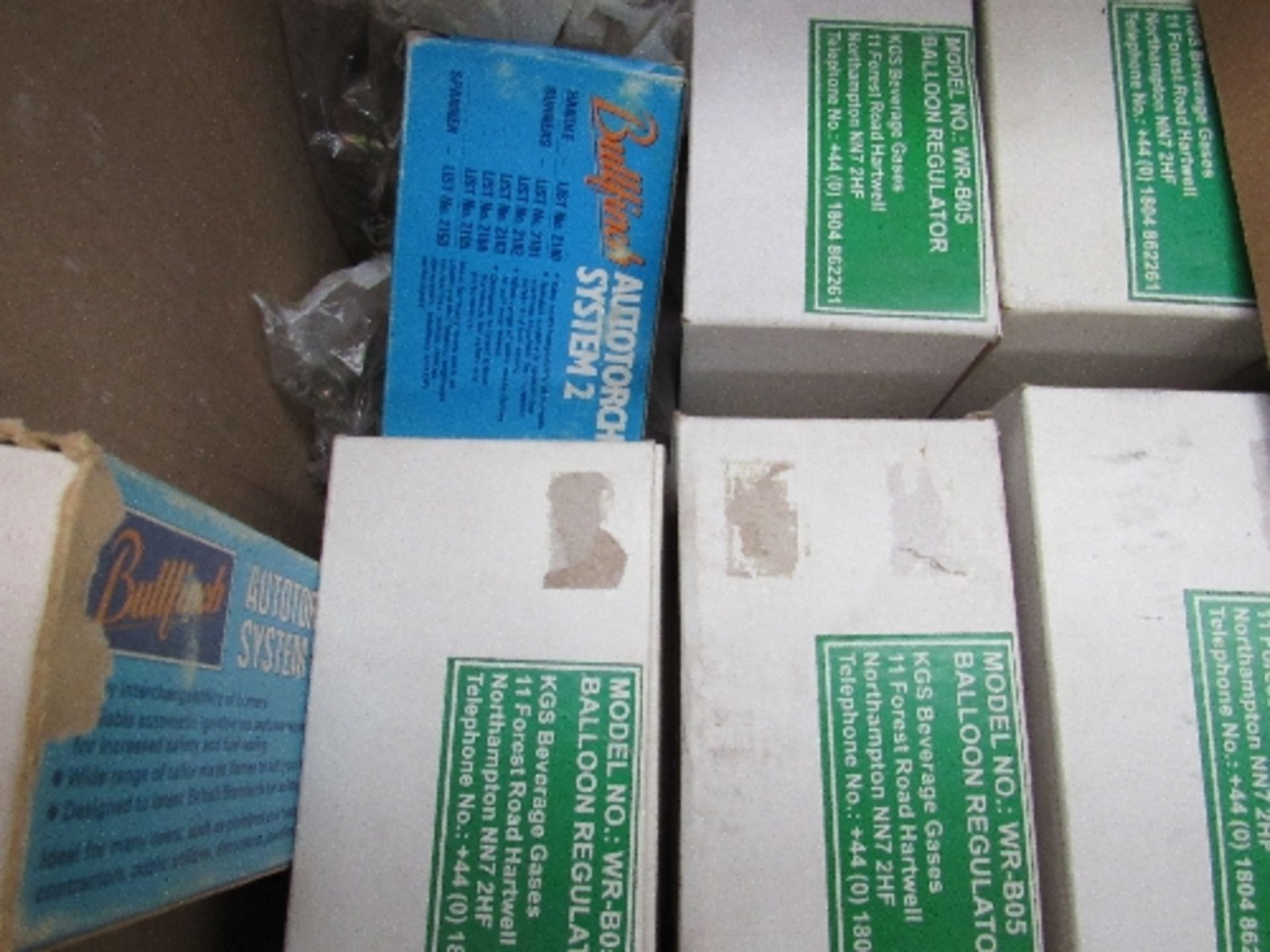 3 boxes of various LPG items: regulators, hoses, change over kits - Image 3 of 4