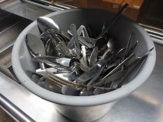2 containers of cutlery
