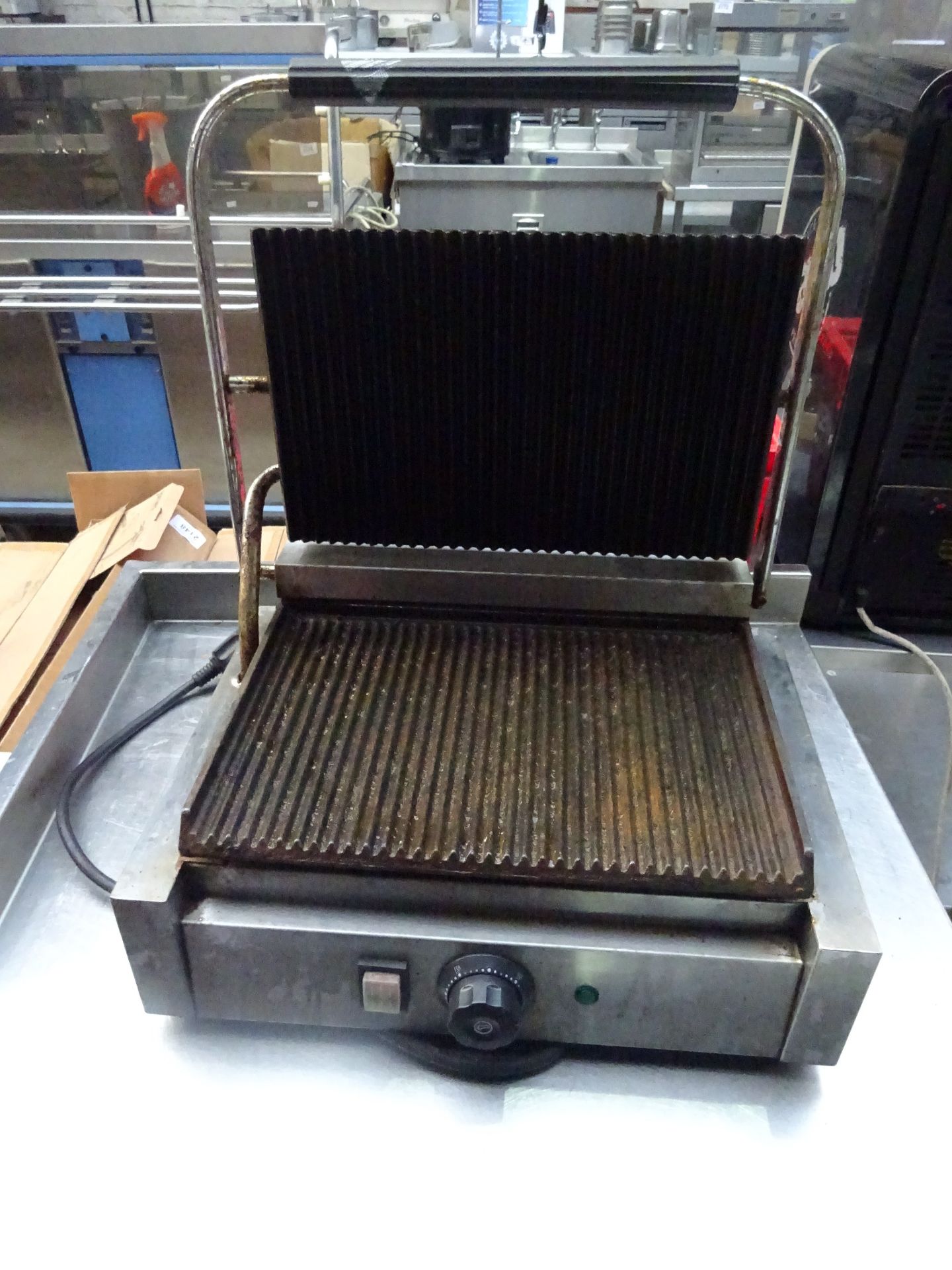 Large single ribbed contact griddle - Image 2 of 2