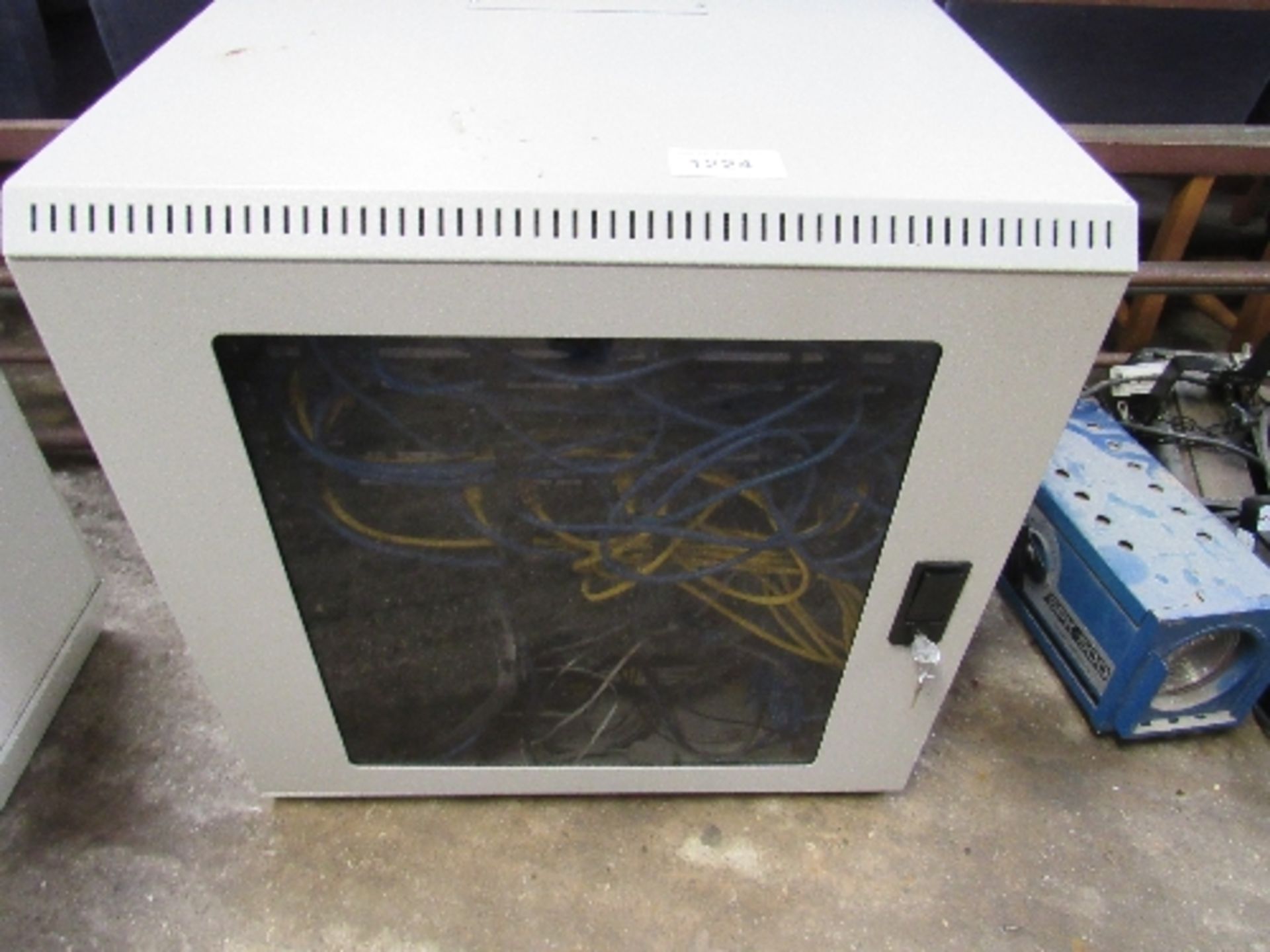 Computer server cabinet