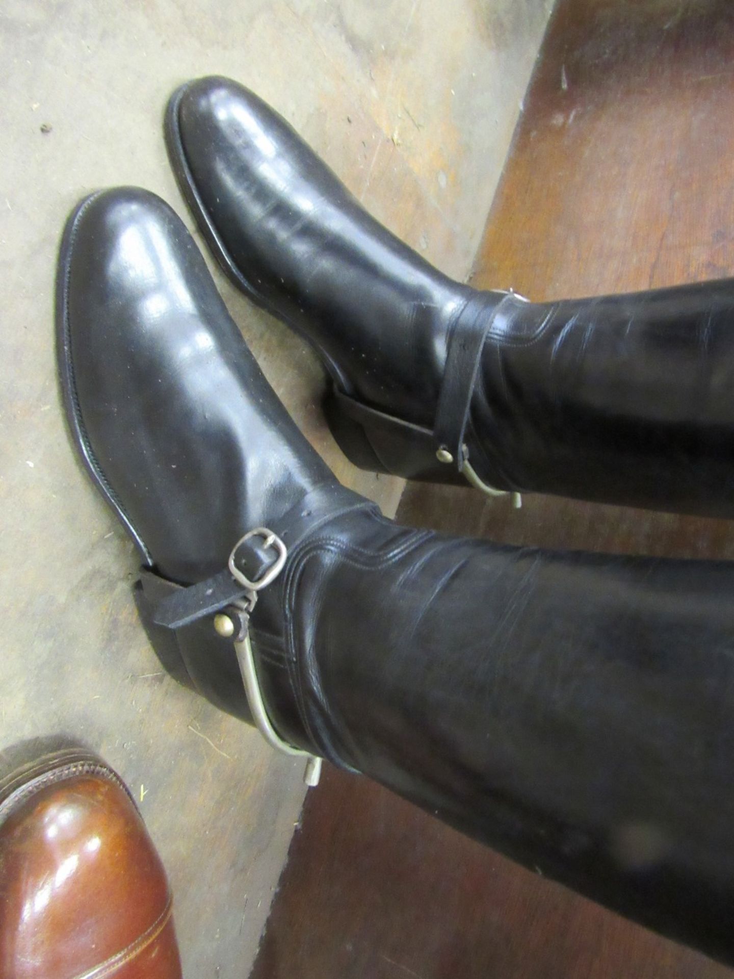 A pair of black riding boots with trees - Image 2 of 2