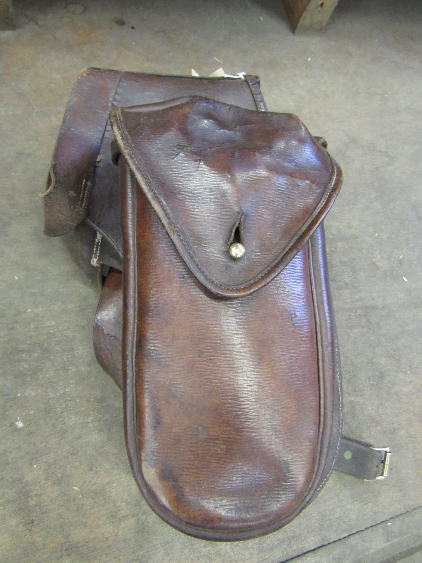 Pair of military leather saddle bags - Image 3 of 3